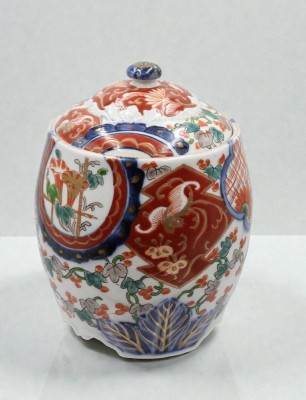 Auktion 366<br>Zierdose, Japan,  Imari-Stil, H-17cm [1]