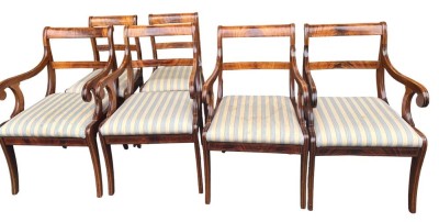 Auktion 366<br>engl. Esstisch mit 6 Stühlen, Mahagoni, Tisch mit Schubladen, Enden klappbar, 4x Armlehnstühle dabei, Bezug tw. erneuerungsbedürftig, ansonsten stabil, Tisch ebenso [1]