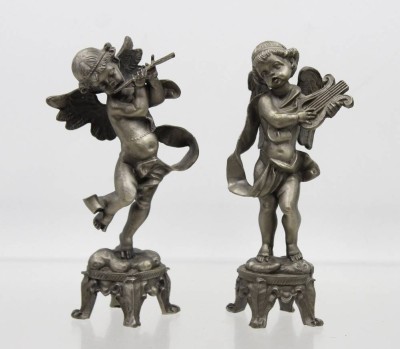 Auktion 366<br>2x musizierende Putti, Zinn, neuzeitl. , je ca. H-15cm [1]