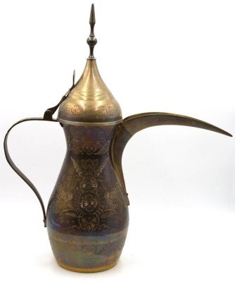Auktion 366<br>arab. Kaffeekanne, Dallah, Messing, florales Dekor, ca. H-60cm [1]