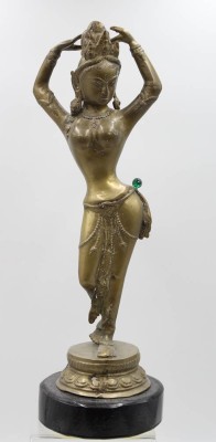 Auktion 366<br>hinduistische Göttin Parvati, wohl Bronze auf Sockel, ca. H-49cm [1]