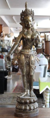 Auktion 366<br>hohe Statue der Tara, Bronze, Holzstand, ca. H-91cm [1]