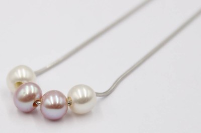 Auktion 366<br>lange Schlangenhals-Silberkette mit 4 Perlanhängern, 4,2 gr, [1]