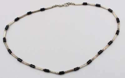 Auktion 366<br>Silber-Halskette-925- mit schwarzen Steinen, L-43 cm, 10,9 gr. [1]