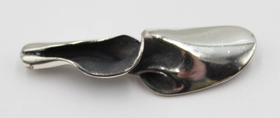 Auktion 366<br>Quinn sign. Designer-Brosche, -925- Silber, 14gr., L-6cm [1]
