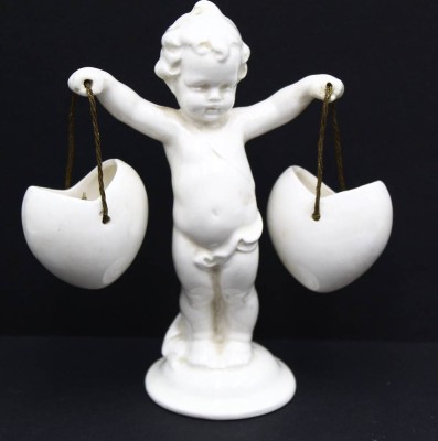 Auktion 366<br>Junge mit 2 Blumenampel, weiss 