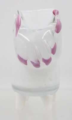 Auktion 366<br>Kunstglasvase auf 4 Füssen, ca. H-13,5cm [1]