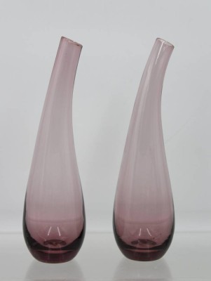 Auktion 366<br>Vasenpaar, lila, ca. H-24,5cm [1]