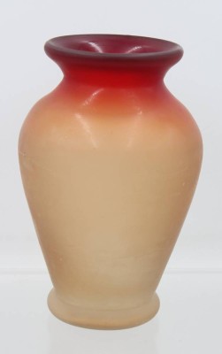 Auktion 366<br>hohe Kunstglas-Vase, ca. H-21cm [1]