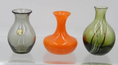 Auktion 366<br>3x div. Kunstglas-Vasen, ca. H-11,2cm [1]