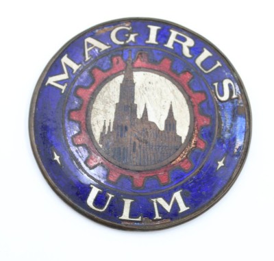 Auktion 366<br>frühes Firmenemblem der Magirus AG, Altersspuren, ca. D-10,8cm [1]