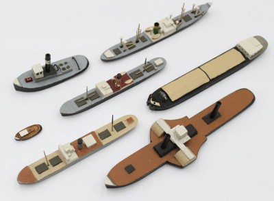 Auktion 366<br>7x div. Holz-Schiffsmodelle, älter, ungemarkt, Größte L-18,8cm bis 2,8cm [1]