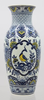 Auktion 366<br>Vase, Volleroy & Boch, Dekor Paon, ca. H-23,5cm [1]