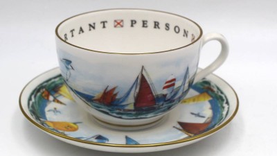 Auktion 366<br>maritime gr. Tasse mit U.T. 