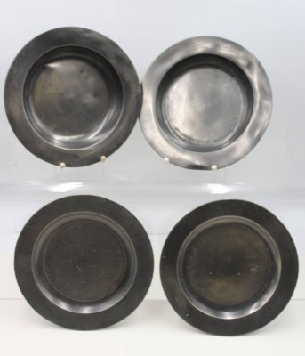 Auktion 366<br>4x Zinnteller, 19. Jhd., verso Monogramm 