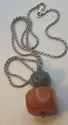 Auktion 366<br>Silberkette-925-, Italy, mit Steinanhänger, L-48 cm, 16,6 gr [1]