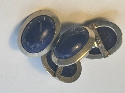 Auktion 366<br>Paar Manchettenknöpfe oder ähnliches, Silber mit Lapislazuli, 11,5 gr [1]