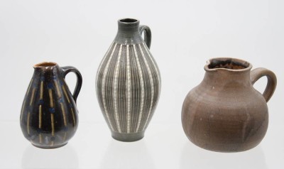 Auktion 374<br>3x div. Henkelvasen/Krüge, Kunstkeramik, je gemarkt, ca. H-11,5 bis 18cm [1]