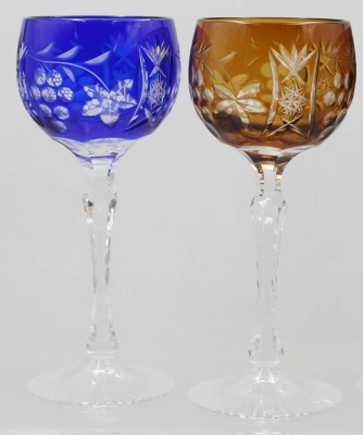 Auktion 366<br>2x Buntglas-Römer, beschliffen, je ca. H-19,3cm [1]