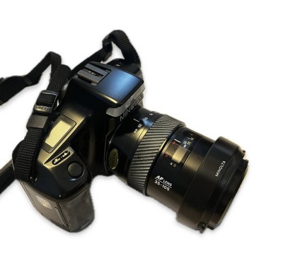 Auktion 366<br>MINOLTA DYNAX 5000i Kamera, inkl. Objektiv, div. Bedienungsanleitungen, inkl. Blitz, je Gerät mit Tasche, Funktion nicht geprüft, Alters & Gebrauchsspuren [1]