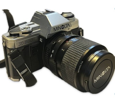 Auktion 366<br>MINOLTA X-3000 Kamera, inkl. Objektiv, in Tasche, Funktion nicht geprüft, Alters & Gebrauchsspuren [1]