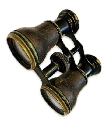 Auktion 372<br>Antikes (Militär-)Fernglas von Otto Schleiffelder, 1. Graben No.22, Wien, in Tasche m. Kompass, Funktion nicht geprüft, Alters & Gebrauchsspuren [1]