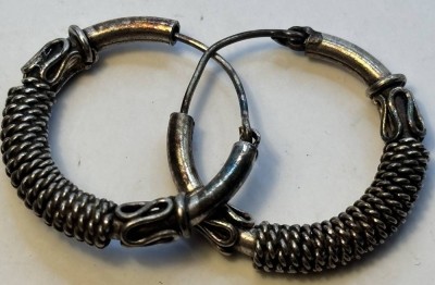 Auktion 366<br>Paar kl. Silber-Creolen, D-2 cm, 4 gr. [1]