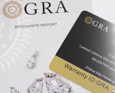 Auktion 366<br>kl. Silber-Anhänger mit ca. 1ct Moissanite, ca. L-1cm, Zertifikat anbei [1]