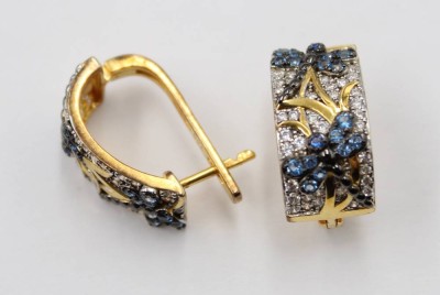 Auktion 366<br>Paar Ohrstecker, 925er Silber vergoldet, Farbsteinbesatz, zus. ca. 4,4gr., L-1,8cm [1]