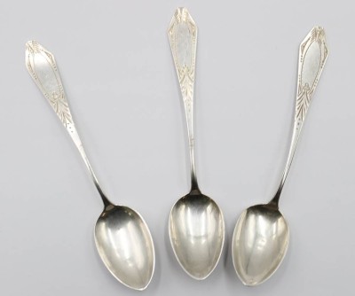 Auktion 366<br>3x 800er Silber-Kaffeelöffel, Art-Déco, verso Namensgravur und datiert 1929, 28,8gr., L-13cm [1]