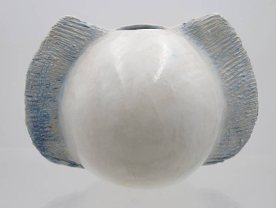 Auktion 366<br>Künstlervase, Steinzeug, hell glasiert, monogrammiert 