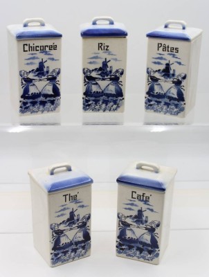 Auktion 366<br>5x alte Küchengefässe, beschriftet, teiwl. altrissig und bestossen, ca. H-20cm [1]