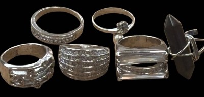 Auktion 366<br>6x versilberte Ringe mit Steinen, 48,4 gr. [1]