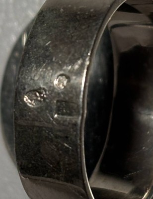 Auktion 366<br>gr. Silberring mit Bernstein, div. ungedeutete Punzen, RG 59, 13 gr. [1]