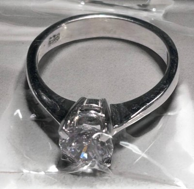 Auktion 366<br>Silberring-925- mit gr. klaren Stein, ungetragen aus Ladenauflösung, in Cellophantüte, ca 3 gr [1]