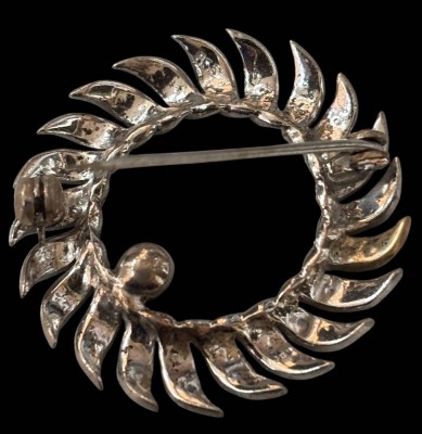Auktion 366<br>Silber-Brosche-835- mit Markasiten, Perle, D-3 cm, 5 gr [1]