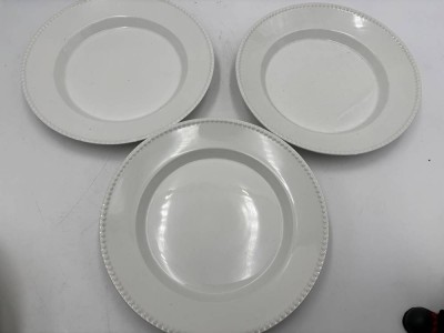 Auktion 366<br>3x weisse Kuchenteller 