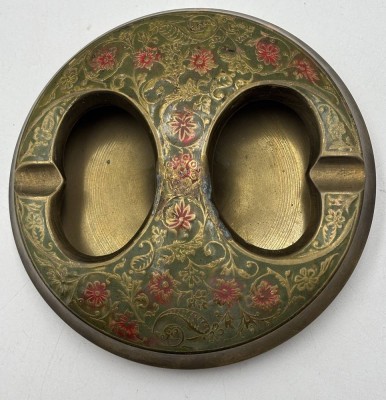 Auktion 366<br>Cloissone Aschenbecher, China,/Indien, Messing, Gebrauchsspuren, D-13 cm [1]