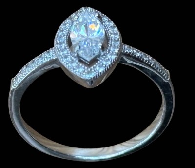 Auktion 366<br>Silberring-925-, klare Steine, RG 56, 2,3 gr. [1]