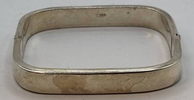 Auktion 366<br>rechteckiger Armreif, Silber-925-, 5,5x6 cm, 15,8 gr [1]