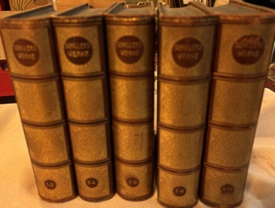 Auktion 366<br>Schillers Werke in 10 Teilen (5 Bücher), Lederrücken, um 1900,sehr gute Erhaltung [1]