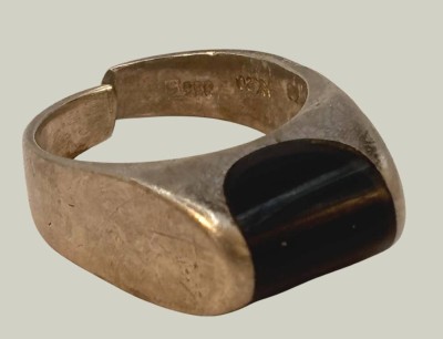 Auktion 366<br>offener Silberring-835- mit schwarzen Stein, 7,6 gr [1]