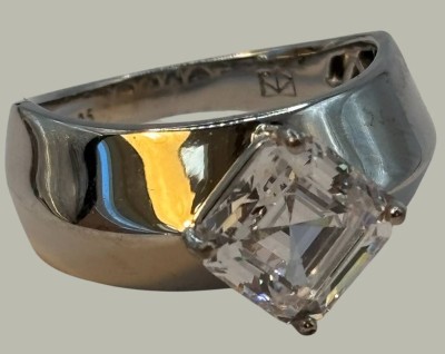 Auktion 366<br>Silberring-925- mit grossen, klaren Stein, RG 54, 5,3 gr [1]