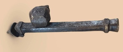 Auktion 366<br>antiker Bronze Schreibzeugbehälter mit Tintenfass, dkl. Patina, L-ca. 19 cm [1]