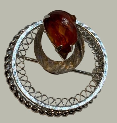 Auktion 366<br>runde Silber-925- Brosche mit braunen Stein, D-ca. 2,5 cm, 3,8 gr [1]