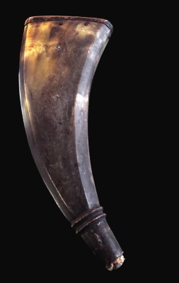 Auktion 367<br>barockes Pulverhorn, 18.Jhd., L-21 cm [1]