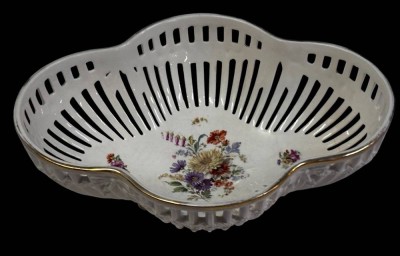 Auktion 367<br>ovale geschweifte Durchbruchschale. Pressmarke 