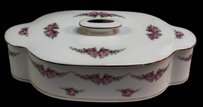 Auktion 367<br>geschweifte Bonbonniere bzw. Deckeldose 