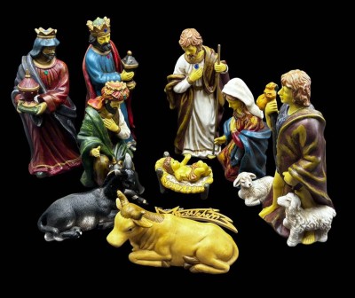 Auktion 367<br>kpl. Krippenfiguren- Satz, wohl Bisquit-Porzellan?, max. H- 27 cm, 10 Teile plus Holzstern [1]