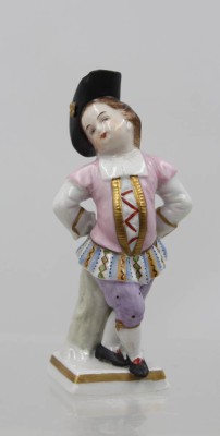 Auktion 367<br>galanter Herr, Sitzendorf, polychr. Bemalung, ca. H-11cm [1]